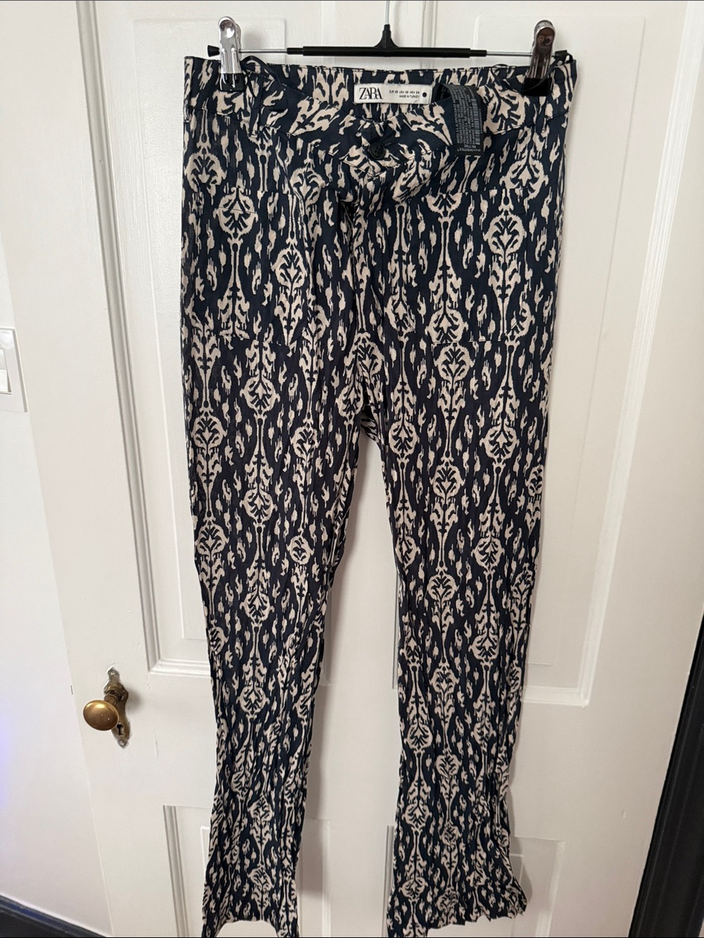 Zara Navy and Cream Printed Slim Pants